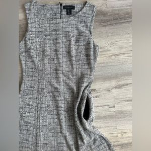 Tahari hourglass tweed dress w/ pockets